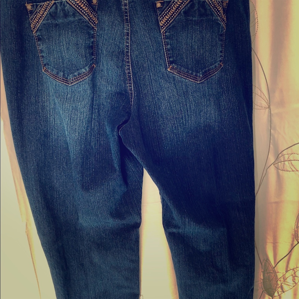 Gloria Vanderbilt crop jeans